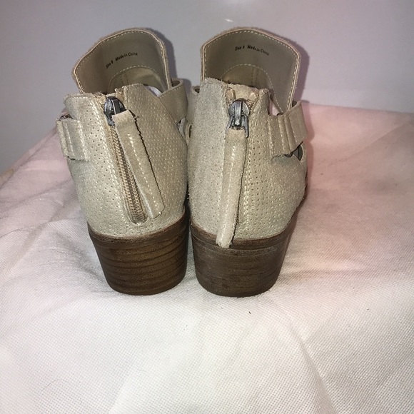 Dolce Vita Ankle Boots - Picture 4 of 11